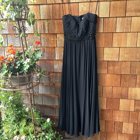 EUC Theia Black Beaded Fit and Flare Flowy Gorgeous Gown - Women's 10 - Picture 2 of 13